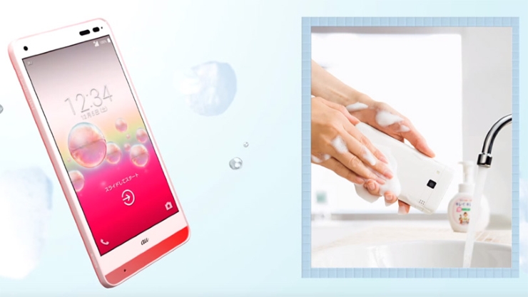 هاتف جديد يمكنك غسله بالماء والصابون