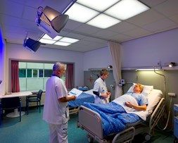ما هي معايير تصميم الإضاءة في المستشفيات